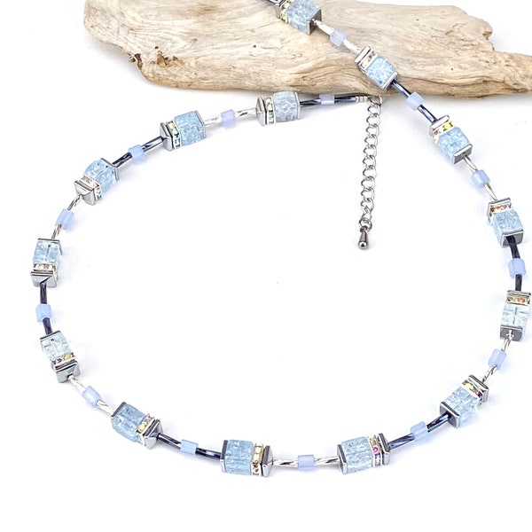 Halskette, Kette Glas Würfel Crackle Glas Kette mit Hämatit Perlen und Edelstahl Verschluss Eisblau