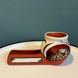 Vintage Native American Pottery Visitenkarte & Stifthalter, signiert Nickett mit Feder