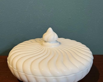 Vintage Round Fostoria Jenny Lind White Milk Glass Cameo 