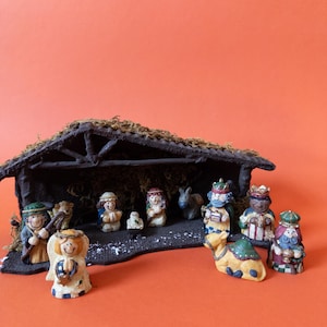 Vtg little nativity set