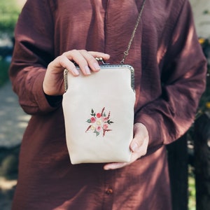 Orange flower embroidered shoulder bag, Gatden flower gift, Unique gift idea, Handmade bag, Gift for her friend, image 4