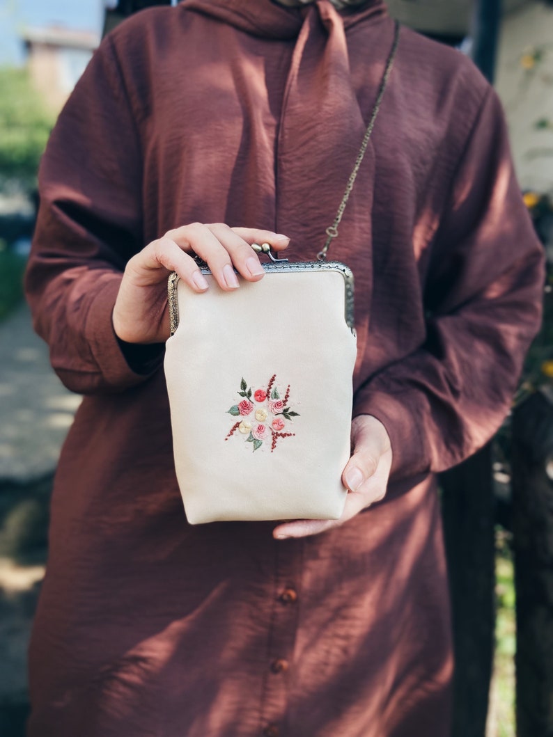 Orange flower embroidered shoulder bag, Gatden flower gift, Unique gift idea, Handmade bag, Gift for her friend, image 4