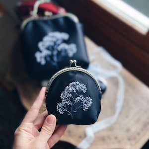 Embroidered Wallets for Women, Unique Vintage Gift Her, Handmade Wallet, Small Coin Purse, KissLock Wallet, Dark Academia, Gift For Mom