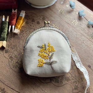 Mimosa bestickte Geldbörse, kleine Geldbörse Vintage, Oma Geschenk, Vintage Style Geldbörse, einzigartiges Geschenk für Mama,