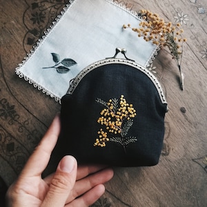 Mimosa bestickte Geldbörse, Geldbörse im Vintage-Stil, Oma Geschenk für Muttertag, einzigartiges Geschenk für Oma von der Enkelin