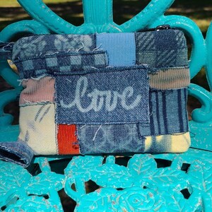 Cartera de mezclilla reciclada pulsera cambio bolso denim pana flor Parches con estampado de amor Hecho a mano - Artículo único en su tipo