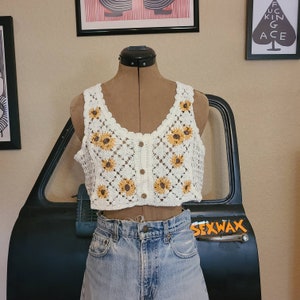 White crochet top with sunflowers boho bohemian top style - Coachella