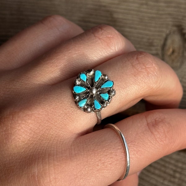 Trendy Vintage Zuni Turquoise Danity Cluster Ring Native American handmade authentic turquoise southwestern jewelry | Western Jewelry