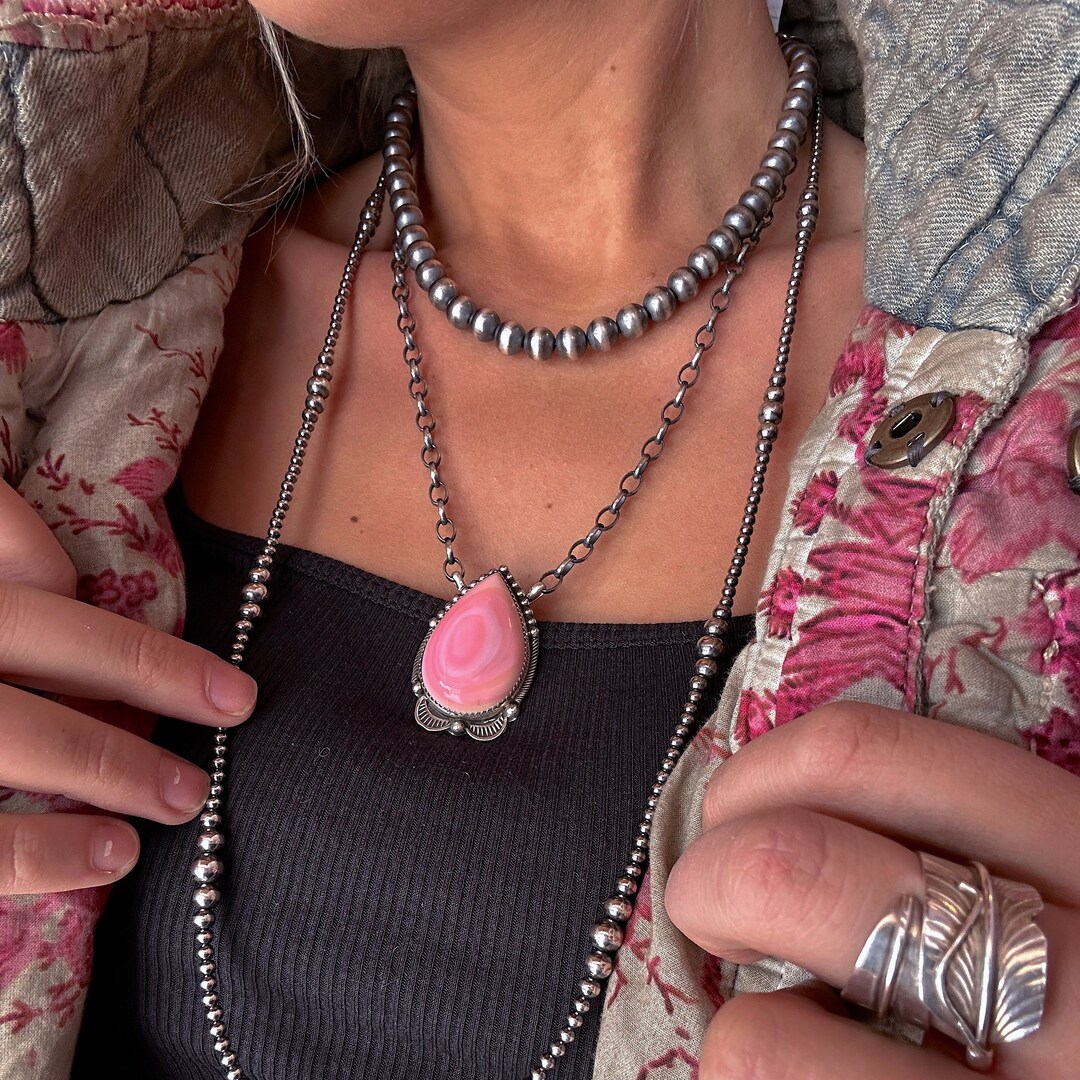 18” Princess Pink Conch Choker *Native main image 1
