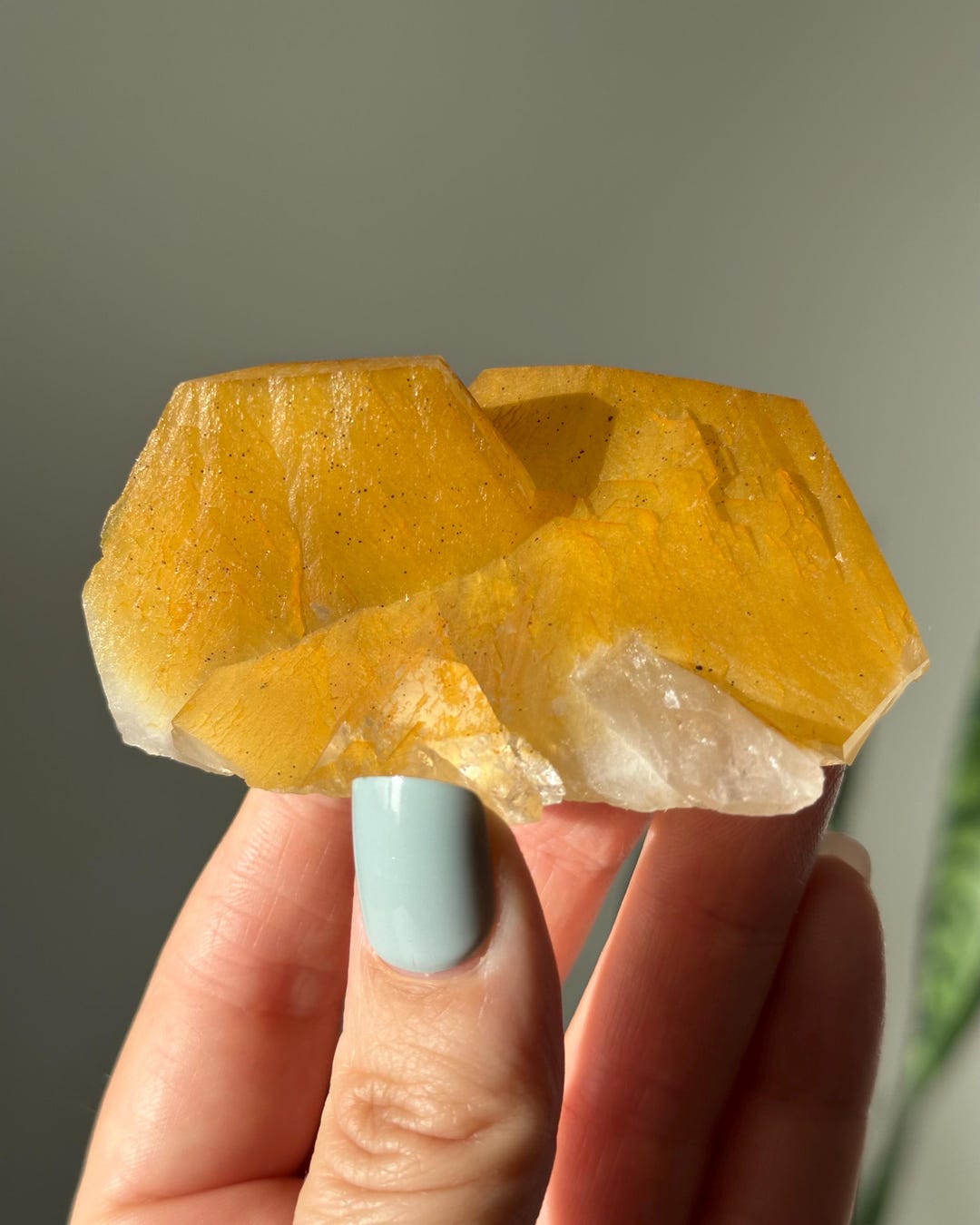 Pretty Yellow Calcite Specimen (C) | UV Reactive | Rhombohedral Calcite ...