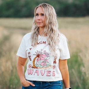 Live&#39;s A Beach. Make Waves. Womens Graphic Beach Bum Shirt, Beach T- shirt, Palm Tree Top, Comfort Colors Crop Shirt, Boxy Fit