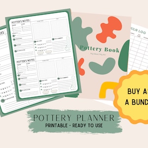 Könnte beinhalten: Druckbarer Töpferplaner mit grünen und weißen Seiten. Der Planer enthält Abschnitte für Töpfernotizen, einen Brennofenprotokoll und ein Töpferbuch. Der Text auf dem Umschlag lautet "Pottery Book" und "My Kilns My Art". Der Text am unteren Rand des Bildes lautet "Pottery Planner" und "Printable - Ready to Use". Ein gelber Kreis mit dem Text "Buy as a Bundle" befindet sich in der unteren rechten Ecke.