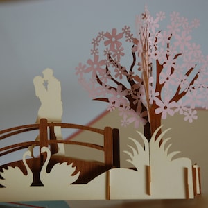 Pasgetrouwden op de brug, 3D-vouwkaart, pop-upkaart, Valentijnskaart, liefdespaar, zoenen op de brug, pop-up Valentijnskaart, Valentijnsdag