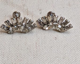 Pendientes Star Art de plata esterlina con diamantes de imitación y cierre de rosca, estilo baguette, estilo abanico, mediados de siglo.