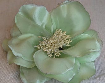 Gorgeous Vintage Green Fabric Flower Corsage Hair Clip Cottagecore Boho