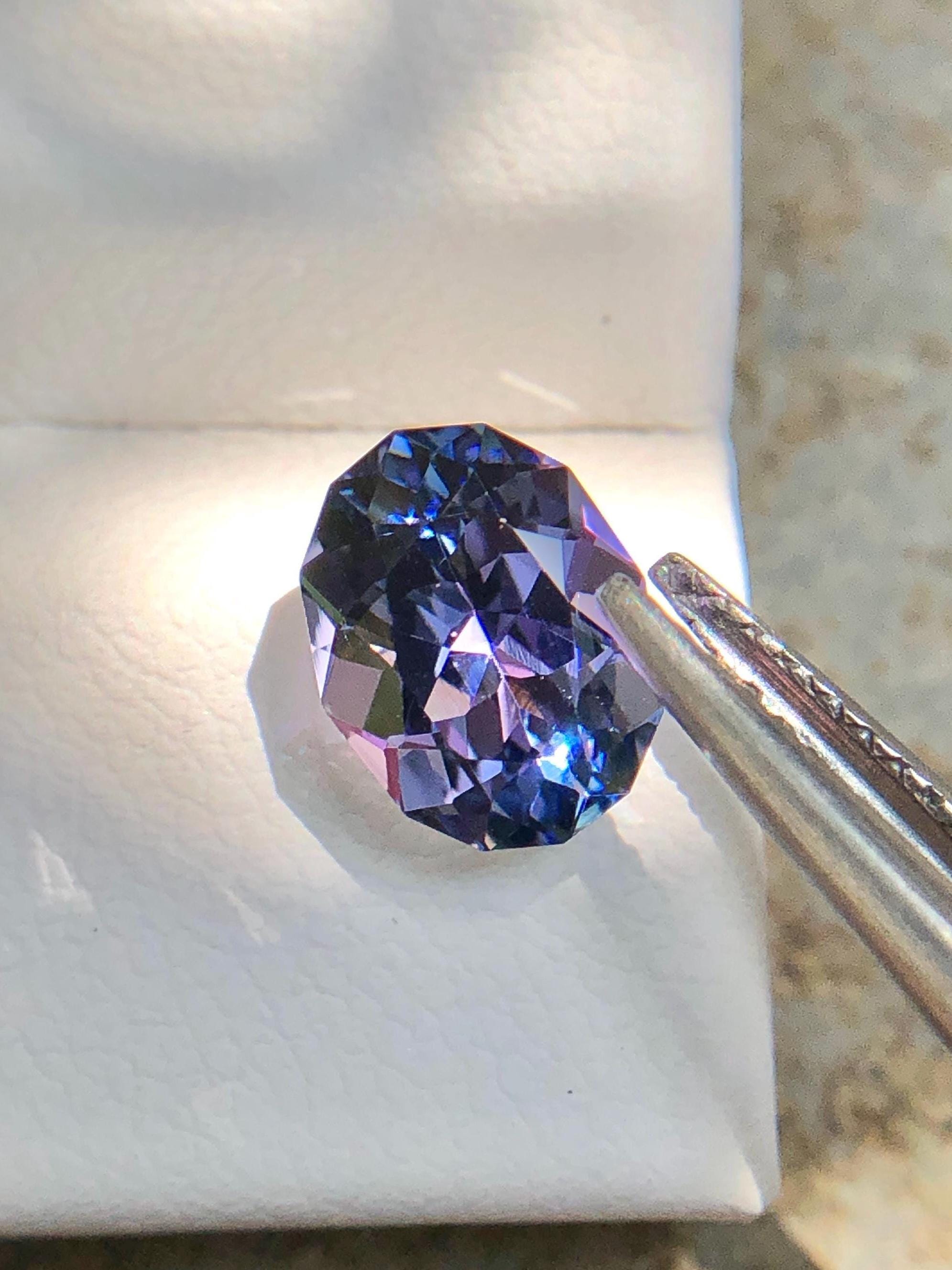 PIETRA PREZIOSA SFUSA con taglio a cuscino certificata GIE con zaffiro blu... EUR 67,62