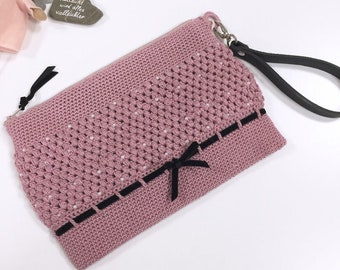 Crochet wrist bag, dusty pink with pearls, handmade cotton clutch with velvet ribbon, evening bag, wedding guest bag, mauve