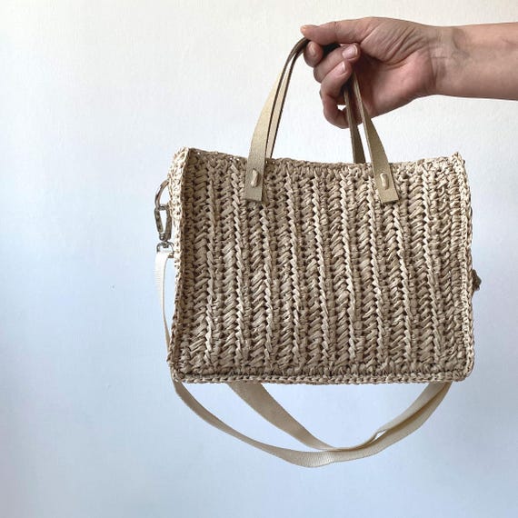 Elegant Raffia Bag in Light Beige With Leather Handles  display picture 3