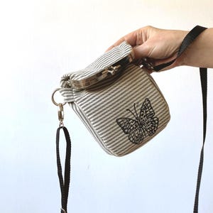 petit sac bandoulière beige/noir, imprimé papillon noir, sac avec anse de sac, sac d'été à rayures, unique fait main