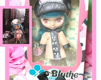 Petite Blythe Rainy Day PBL-31 4" Mini Fashion Doll Hasbro Japan New Vtg