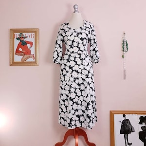 Vintage 1970s Floral Midi Dress Black White Orange Summer Flowers Size 8 / 10