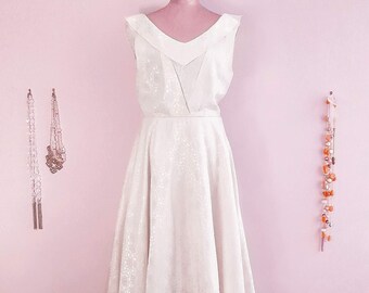 Divine 1950s Vintage White Dress Gown - Size 10