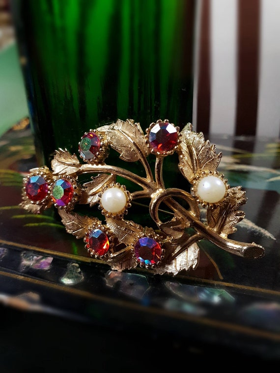 Vintage 1960s Red Rhinestone Brooch AB English Faux Pearl