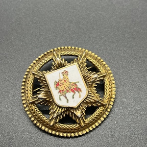 Vintage Heraldische weiße Emaille Ritter Gold Ton Familienwappen Brosche Anstecknadel