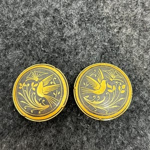 Orecchini a clip vintage con uccellino damascato in oro e nero