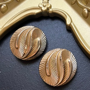 Vintage Crown Trifari Signed Goldtone Leaf Round Clip-on Earrings image 1