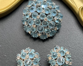 Vintage Gorgeous Unsigned Made Austria Clear and Blue Reversed Rhinestones Brooch & Clip On Earrings Set