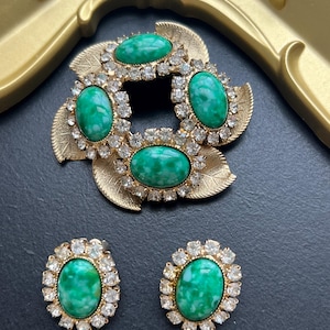 Vintage Green Art Glass Clear Rhinestone Gold Tone Flower Pendant & Clip-on Earrings, Juliana? Hobe?