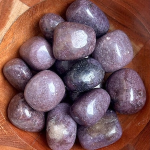Natural lepidolite tumble