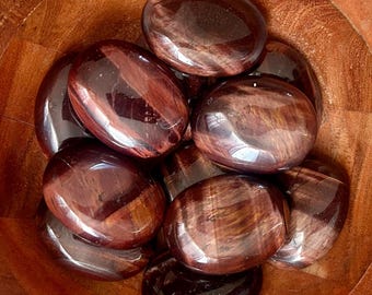 Natural red tigers eye palm stone, Red tigers eye palmstone