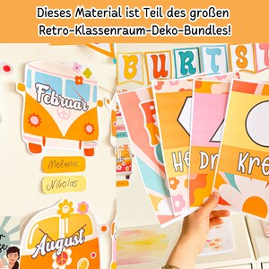 May include: A set of colourful classroom decorations featuring a retro-style bus with the months of February and August, a banner with the word "BURTSTA", and cards with geometric shapes and the words "HE", "Dr", and "Kreis".