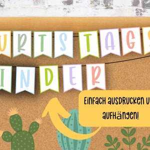 May include: A colourful banner with the text "URTSTAGS KINDER" in rainbow colours. The banner is hanging on a corkboard with a yellow arrow pointing to the text "Einfach ausdrucken und aufh&auml;ngen!" which means "Simply print and hang!" in German.