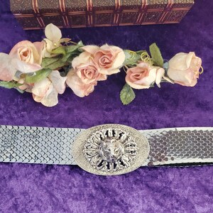 Vintage Gold-Tone Dragon Scale Waist Belt with Floral Accent Vintage Gold Tone Dragon Scale Stretchy Statement Belt Circa  main image 4