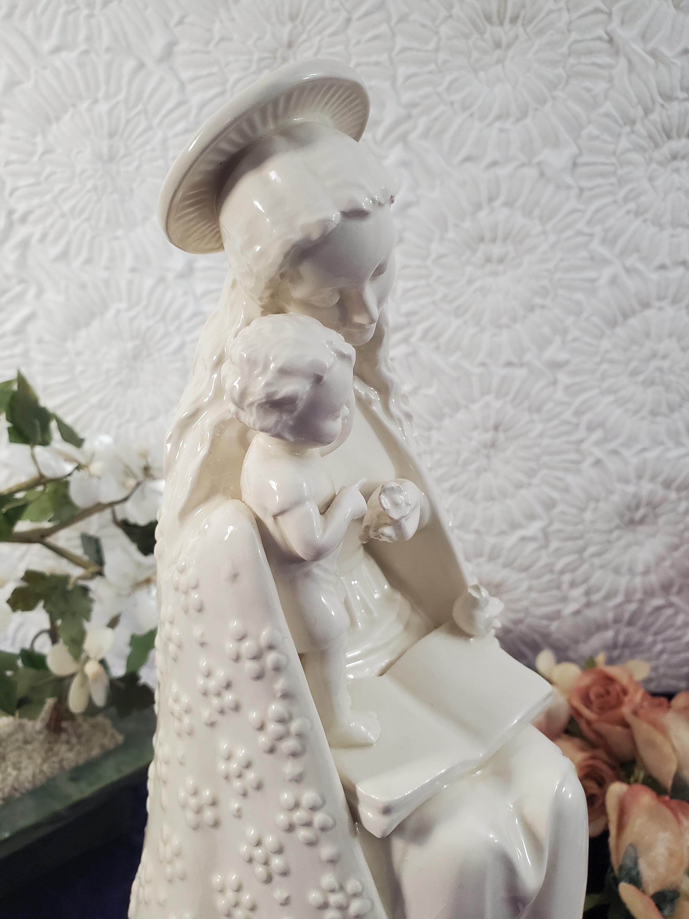 Mary With Jesus 1960s MJ Hummel Flower Madonna 11