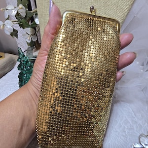most luxurious cigarette brand Most Expensive Cigarette Case: Davidoff Diamond Edition