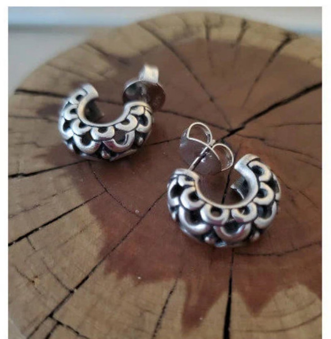 Avery Gold Hoop Earrings