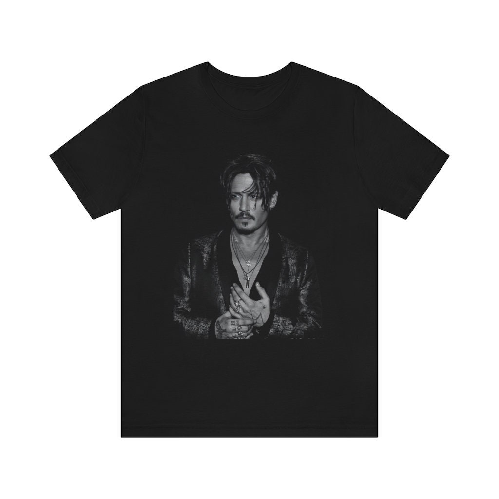Discover Johnny Depp T-Shirt / Aesthetic Premium Unisex Crew Neck T-Shirt / Aesthetic Clothing / Birthday Gift / Minimalist Streetwear Tee
