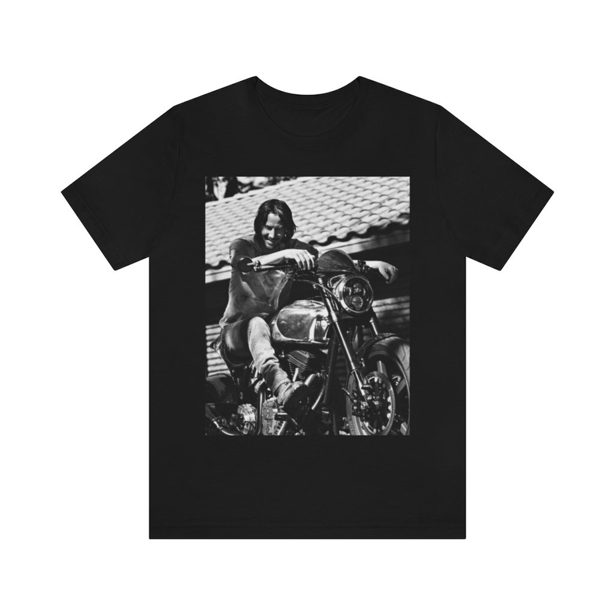 Keanu Reeves T-Shirt / Aesthetic Premium Unisex Crew Neck T-Shirt / Aesthetic Clothing / Birthday Gift / Minimalist Style Tee