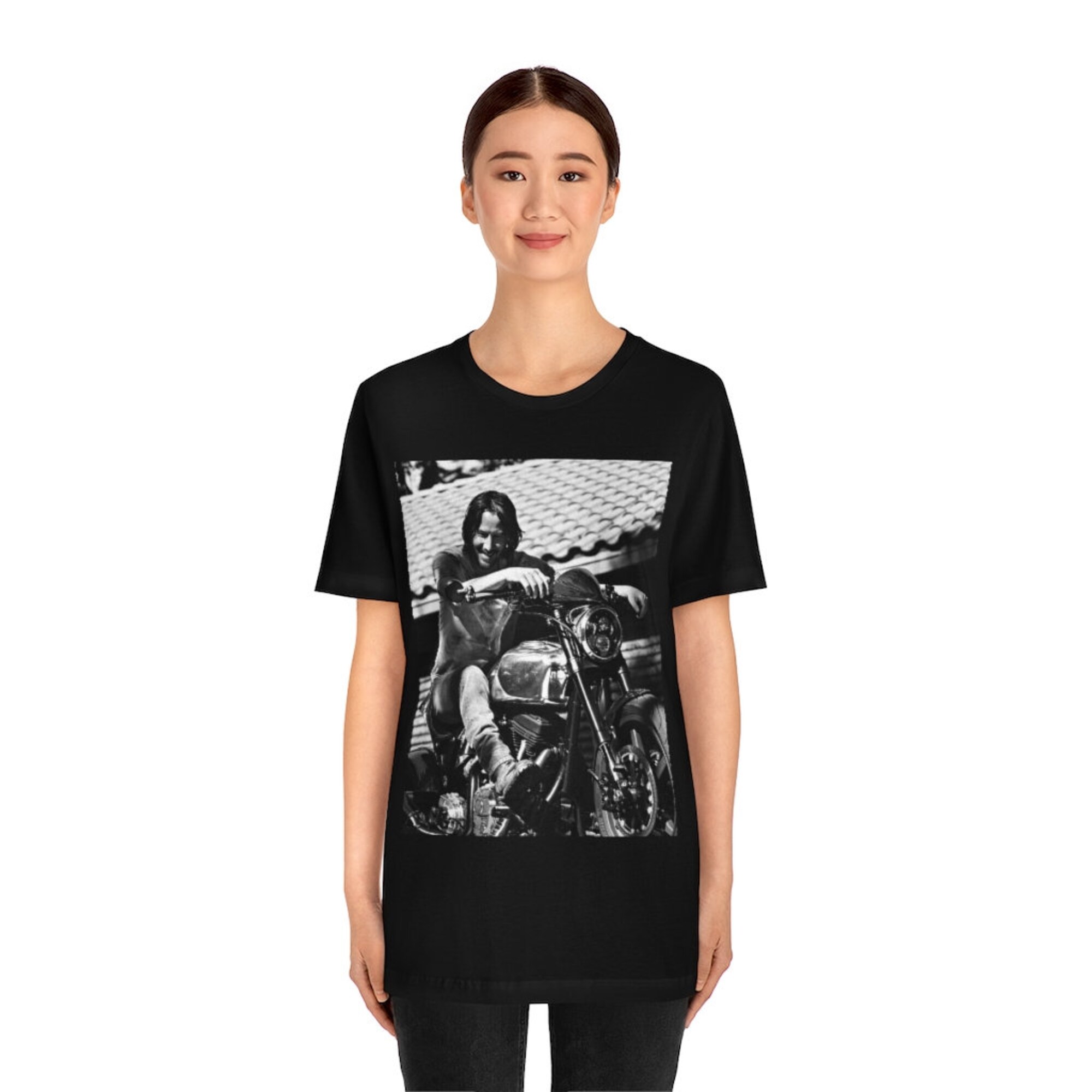 Keanu Reeves T-Shirt / Aesthetic Premium Unisex Crew Neck T-Shirt / Aesthetic Clothing / Birthday Gift / Minimalist Style Tee