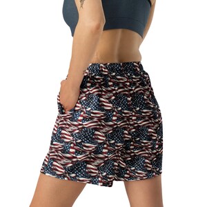 USA Flag Patriotic Printed Athletic Shorts, American Flags AOP Gym Workout Shorts, Casual Summer Shorts with Pockets, USA Patriotic Gifts