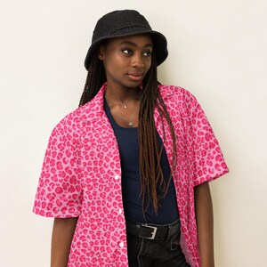 Pink Cheetah Leopard Printed Button Down Shirt, Designer Festival Fashion All Over Print Shirt, Boho Hippie Y2K Shirt, Cheetah Lover, Unisex