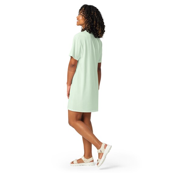 Solid Light Pastel Green T-shirt Dress for Women, Cute Aesthetic Fashion Shirt Dress, All over Print Loungewear, Aloha Hawaiian Beach Dress