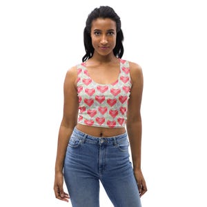 Hearts Printed Women Tank Top, Valentine’s Day Sleeveless Cropped Tank Top Shirt, Workout Fitness Athletic Top, Valentine Day Gifts for Her