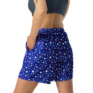 USA Flag Patriotic Printed Athletic Shorts, American Flags AOP Gym Workout Shorts, Casual Summer Shorts with Pockets, USA Patriotic Gifts