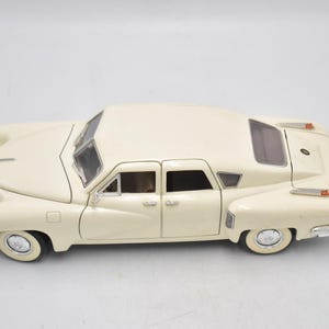 Road Legends 1948 Tucker Torpedo White 1/18 Scale Diecast Model Car