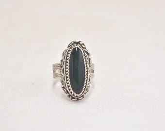 Vintage Sterling Silver Chrysoprase Green Chalcedony Ring Size Q, 7.70g